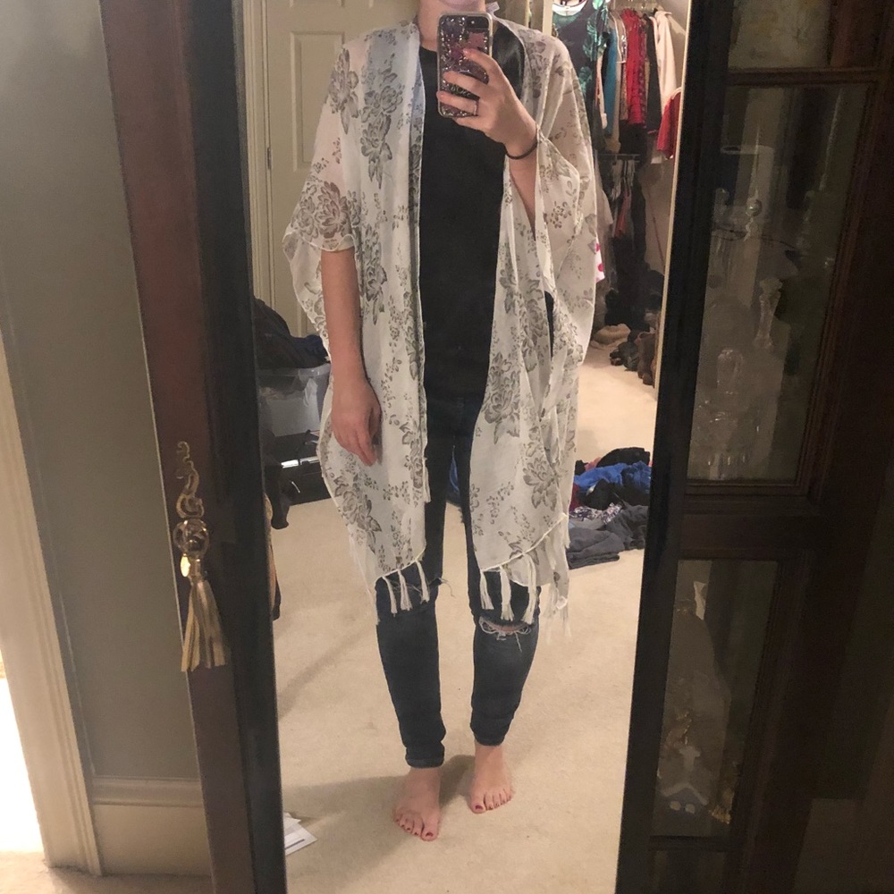 One size fits all cardigan with tassels